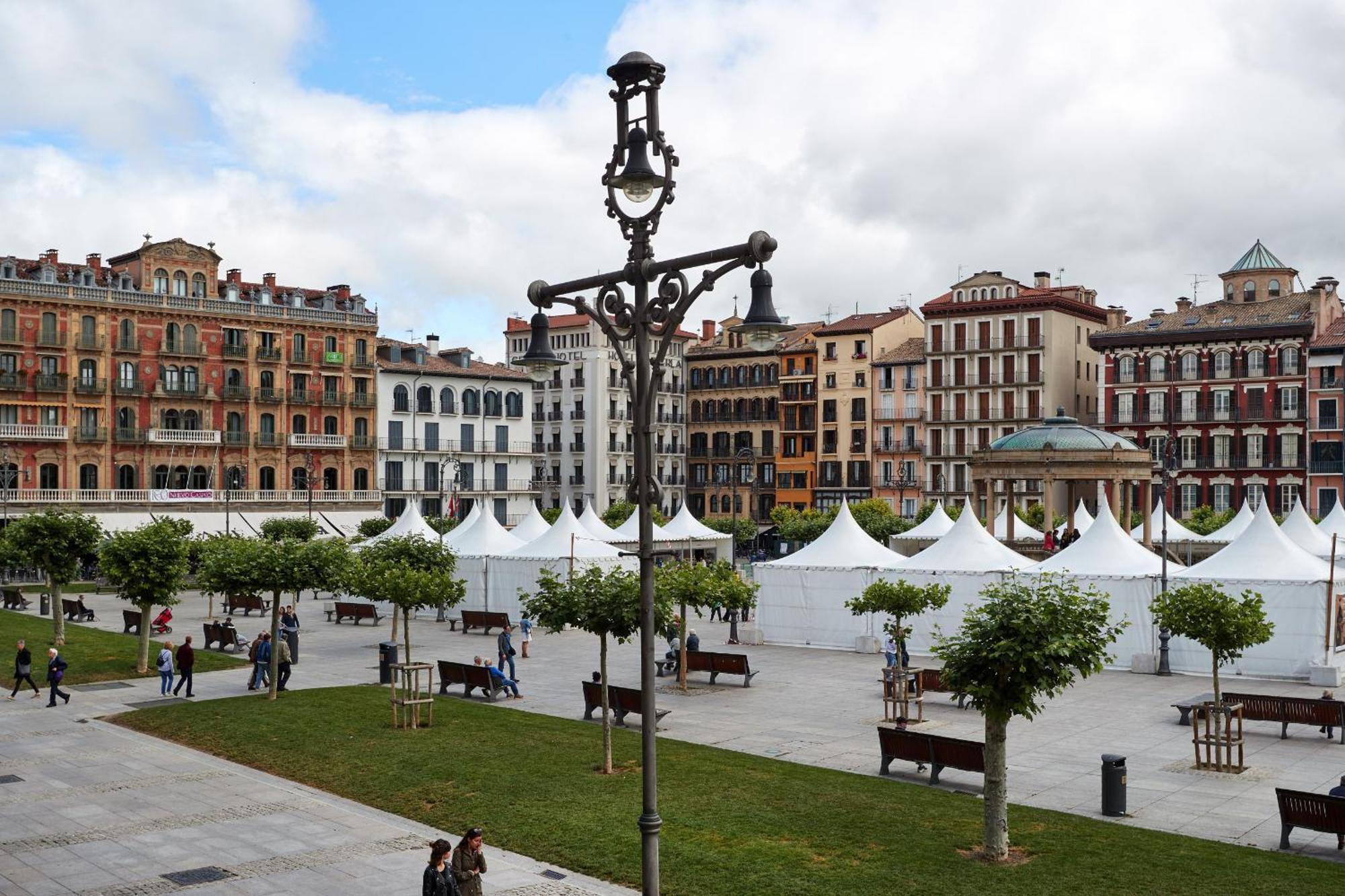 Appartamento Tuapartamento - Boutique Plaza Del Castillo 29 Pamplona Esterno foto