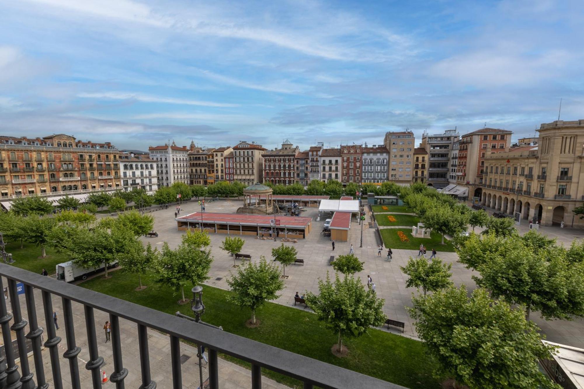 Appartamento Tuapartamento - Boutique Plaza Del Castillo 29 Pamplona Esterno foto