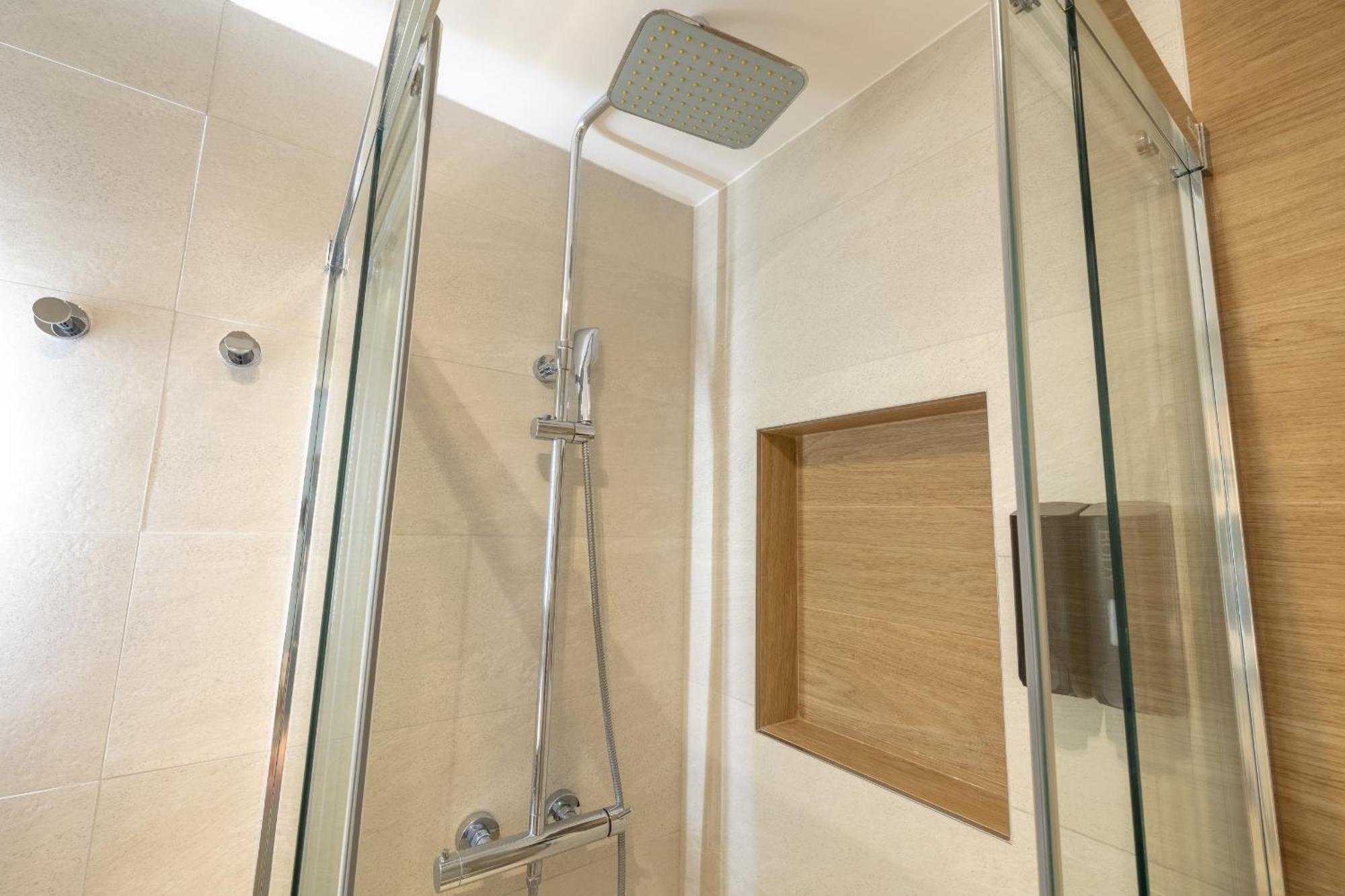 Appartamento Tuapartamento - Boutique Plaza Del Castillo 29 Pamplona Esterno foto